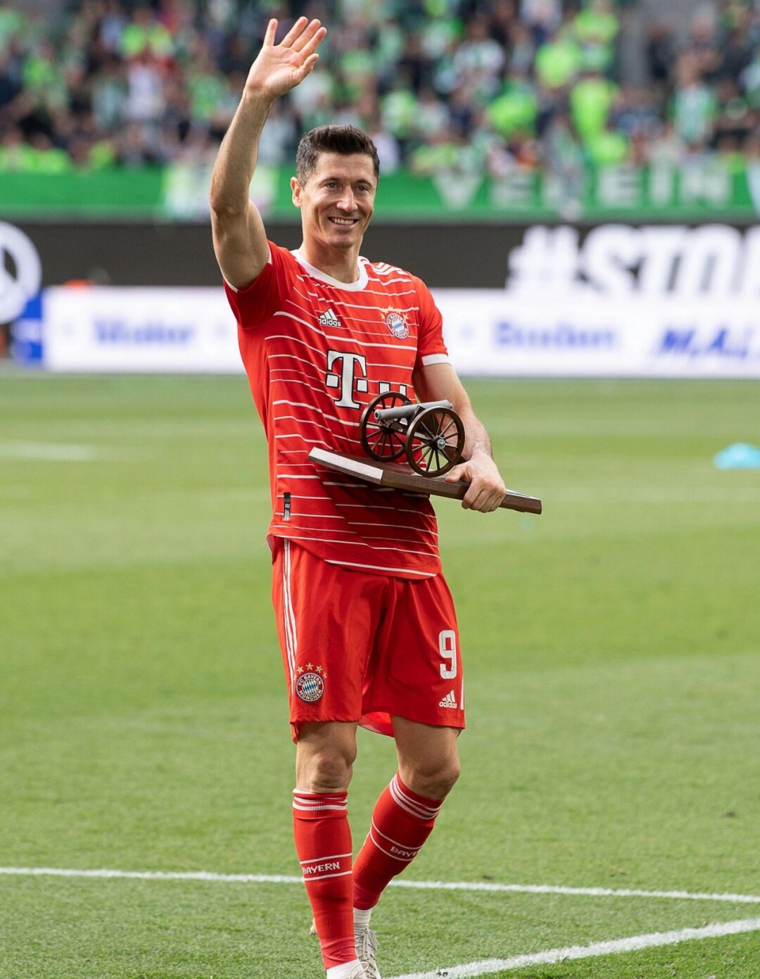 南宫28-莱万多夫斯基新星大胜表现惊艳，DWG未来可期！的简单介绍